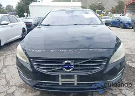 2015 Volvo S60 T5 Premier z USA, uszkodzony, nr VIN YV140MFB3F2313567